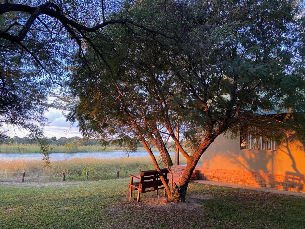 Kuvira River Camp Divundu 外观 照片